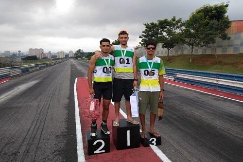 Atleta olímpico reencontrou companheiros de equipe nacional / Foto: CBDN/Divulgação